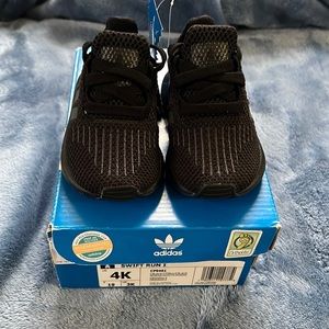 Adidas Swift Run